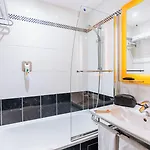 Ibis Styles Lille En Baroeul Hotel