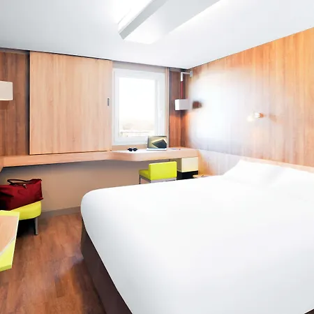 Ibis Styles Lille En Baroeul Hotel 3*